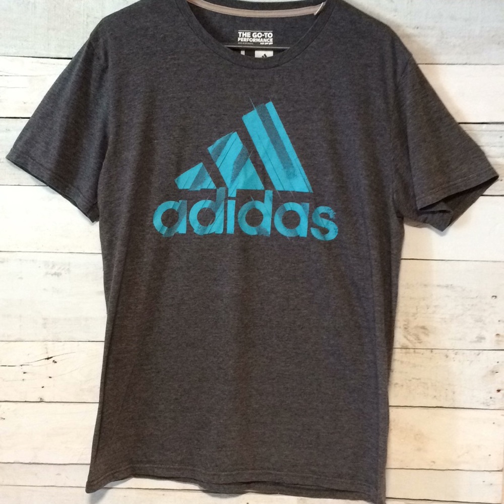 Men’s tee shirt.
